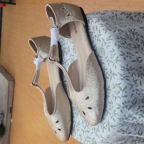 Modcloth gold flats size 11w - Picture 2 of 5